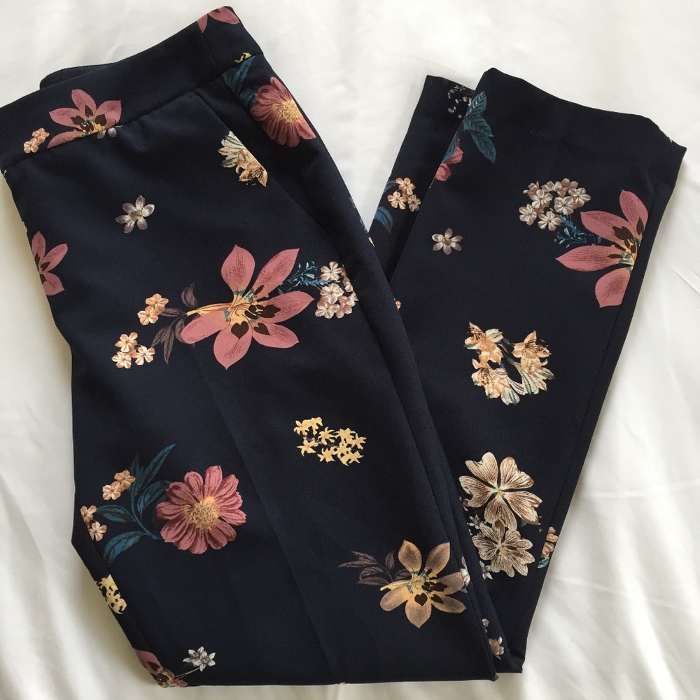 Carolina Belle Navy Floral Print Pants Size 4
